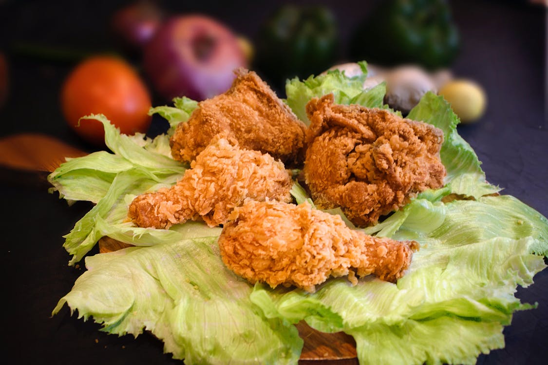 Garlic bulbs and cloves ready for planting